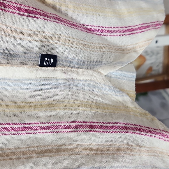 Gap Linen Button Down - Picture 11 of 12